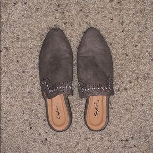 LULU’S MULES (6.5)